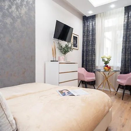 Amethyst - Acacia Apartment