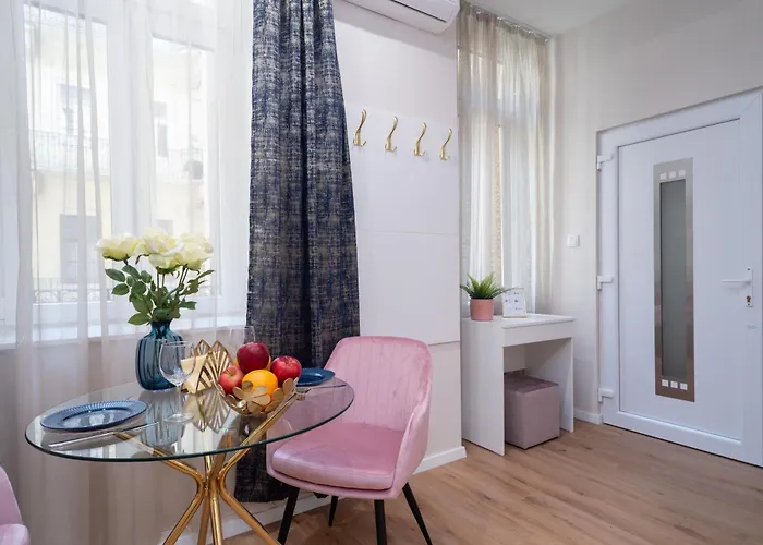 Amethyst - Acacia * Budapest